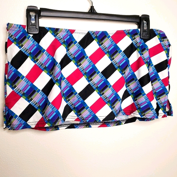 1) KENNETH COLE REACTION skirted Pant Bikini Bottom Sz. Sm NWT - Picture 2 of 4